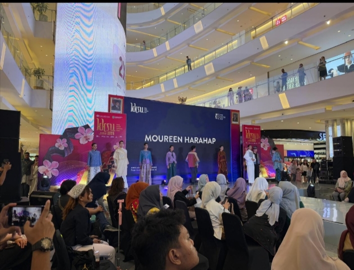 Desainer Binaan Pelindo Regional 1 Tampil di Medan Fashion Trend 2026